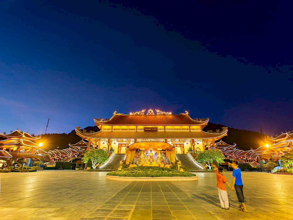 Ba Vang Pagoda - A Place of Spiritual Connection and Art 